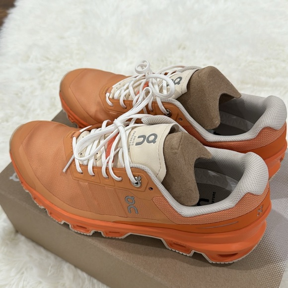 Women’s On Running Cloudventure - Picture 2 of 8